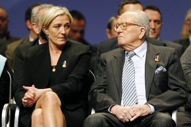 Jean-Marie Le Pen énervé : « Marine ne pourra rompre ses liens avec moi qu'en se suicidant »
