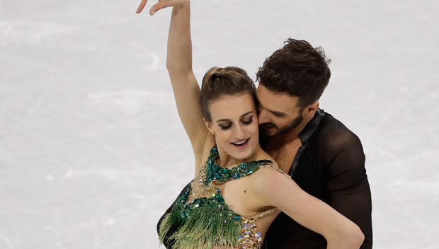 JO 2018 : La patineuse Gabriella Papadakis laisse échapper un sein en pleine épreuve