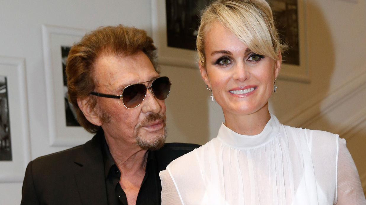 Laeticia Hallyday « femme vénale » : Elle en prend pour son grade sur sa fiche Wikipédia !