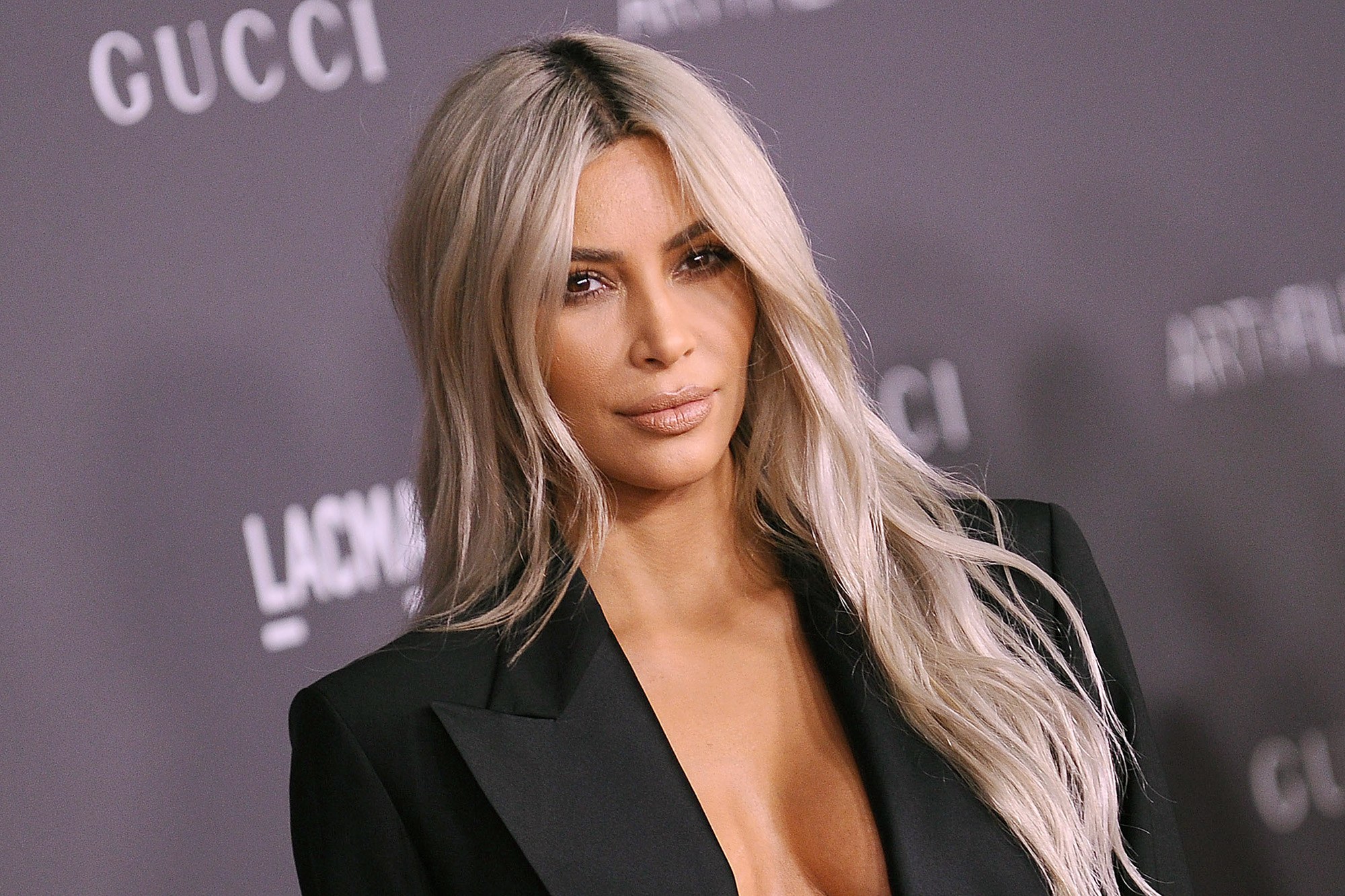 Kim Kardashian dévoile la liste de ses ennemis puis leur fait un cadeau !