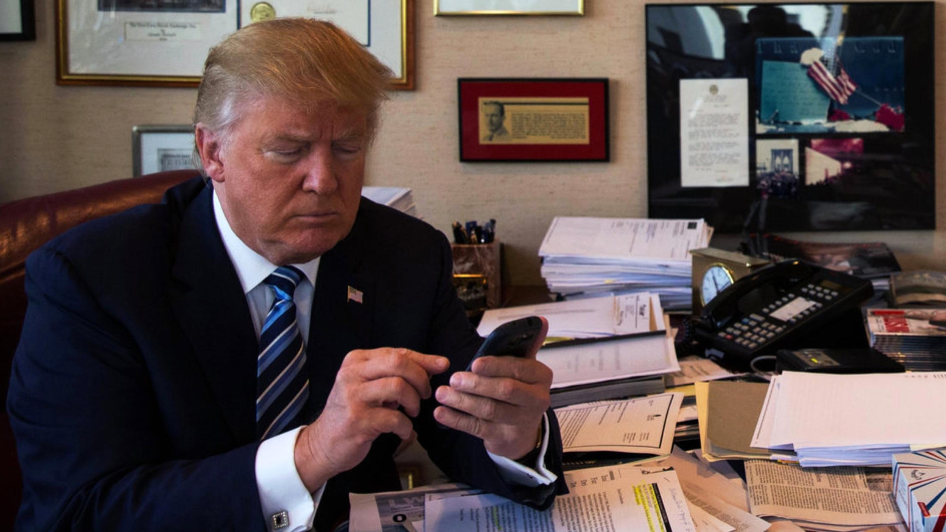 Donald Trump : son équipe et son épouse n'arrivent pas à l'empêcher de tweeter