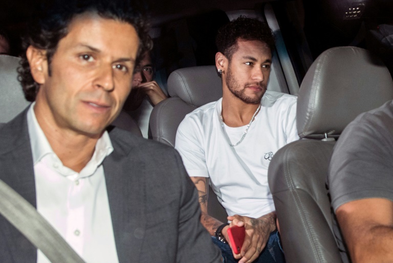 PSG: "Tout se passe bien" pour la r&eacute;&eacute;ducation de Neymar, selon son m&eacute;decin