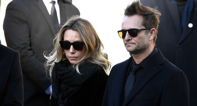 David Hallyday : En plein concert, il rend un bouleversant hommage à Johnny Hallyday