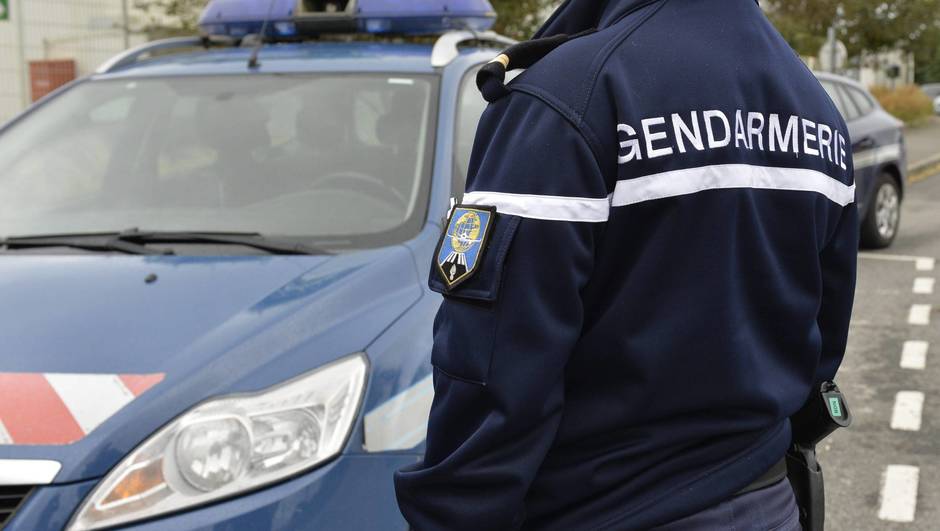 Haute-Saône : Les gendarmes s'étonnent de découvrir une poupée gonflable sur le siège passager !