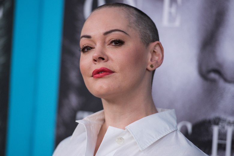 Rose McGowan : Son effrayant message vidéo à Harvey Weinstein pour son anniversaire