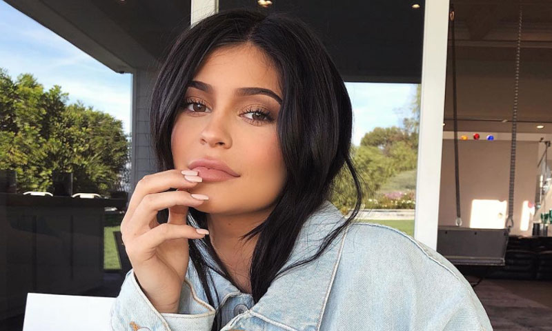 Kylie Jenner poste ses premiers selfies avec sa fille, Stormi !