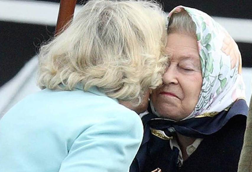 Quand Elizabeth II  taclait Camilla Parker Bowles après "quelques martinis"