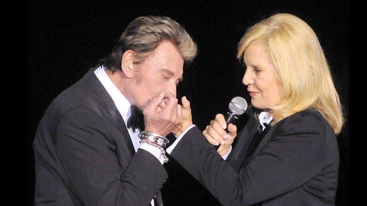 Sylvie Vartan livre les raisons de son hommage à Johnny Hallyday : "Je vois mal quelqu'un me l'interdire"...