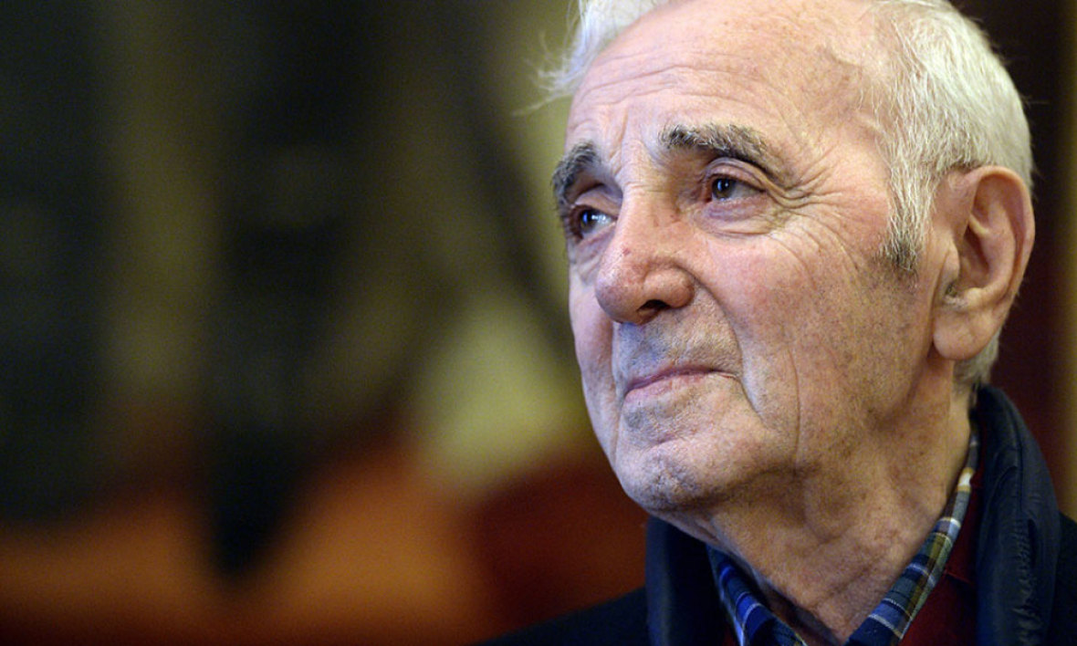 Charles Aznavour contraint d'annuler un concert : Son état de santé inquiète ses fans