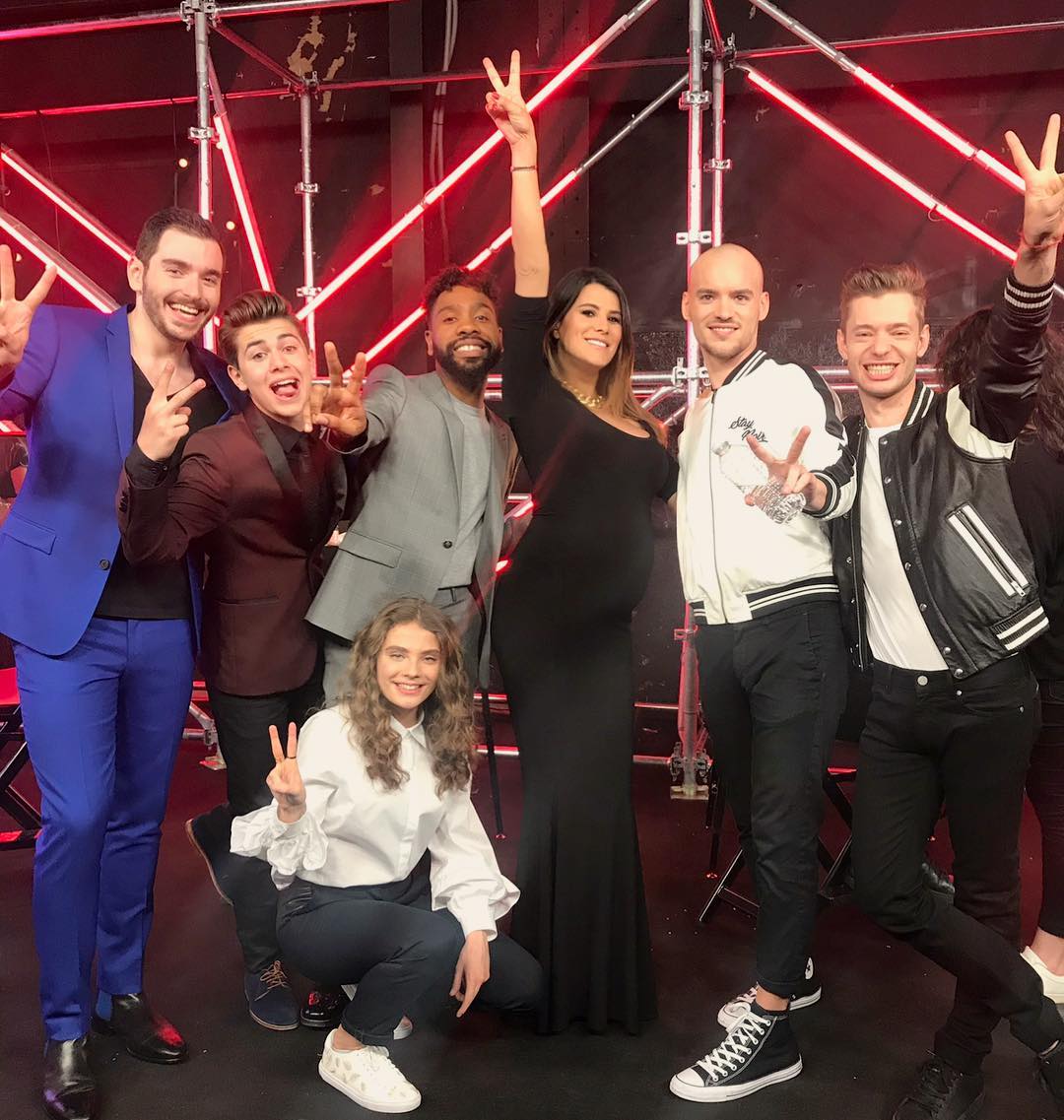 The Voice : Karine Ferri fait fondre la toile avec son merveilleux baby-bump