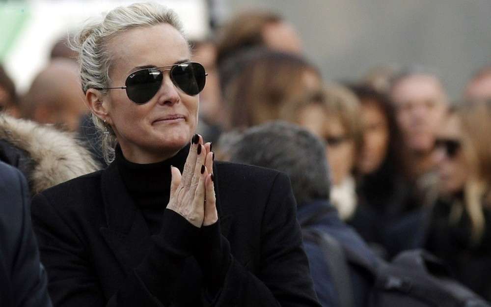 Laeticia Hallyday "asphyxiée financièrement" : Comment elle essaye de faire face à ses problèmes d'argent