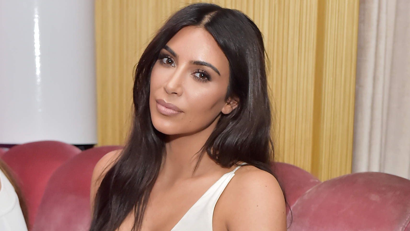 Kim Kardashian nue pour la promotion de son parfum : La bimbo ne cache plus rien !