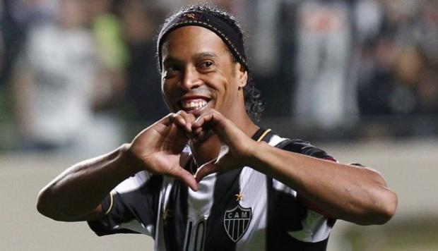 Ronaldinho veut épouser ses deux compagnes !