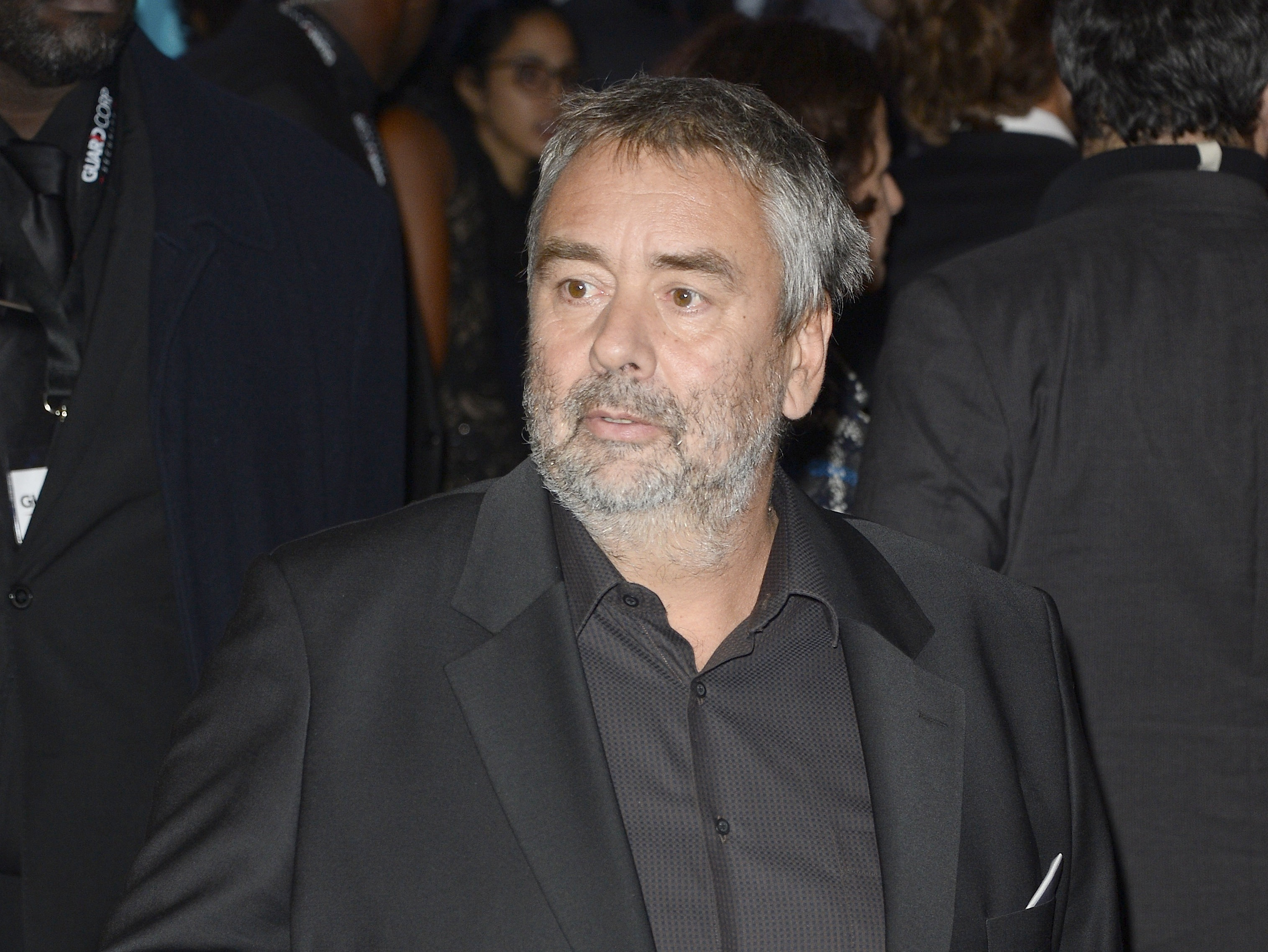 Luc Besson visé d'une plainte pour viol : Il est "tombé de sa chaise" selon son avocat