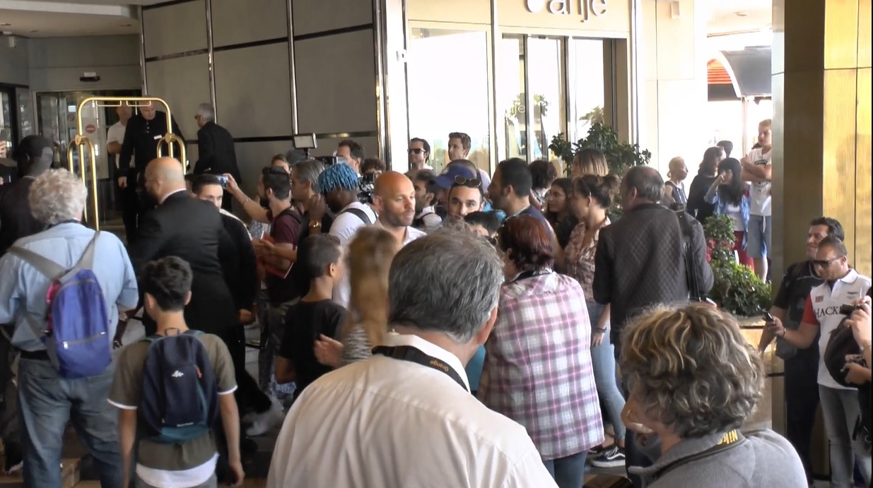 Cannes 2018 - Jour 5 : Le casting de &quot;Taxi 5&quot; provoque le désordre devant l'hôtel Marriott