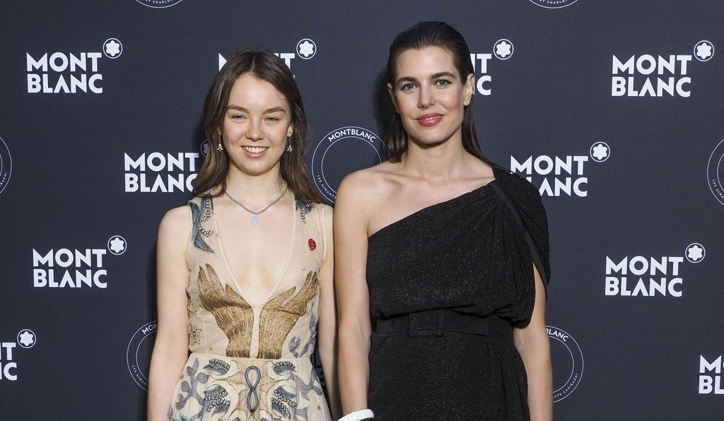 Cannes 2018 : Charlotte Casiraghi illumine la Croisette au côté de sa soeur Alexandra de Hanovre