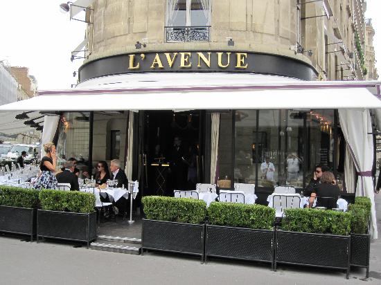 L'Avenue : Le restaurant parisien accusé de pratiques racistes