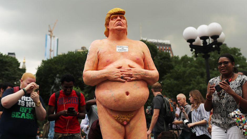 Une statue peu flatteuse de Donald Trump adjugée 28 000 dollars