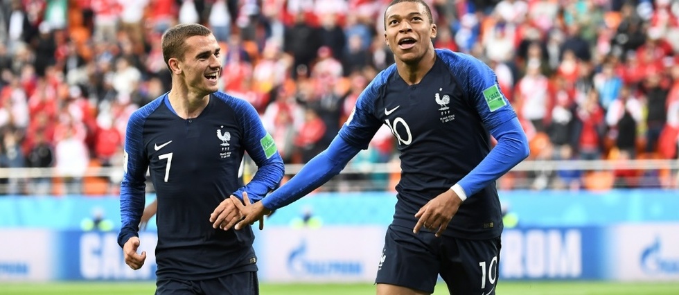 Mondial 2018 : quand les Bleus sont réconfortés par leurs proches, un moment d'émotion intense !