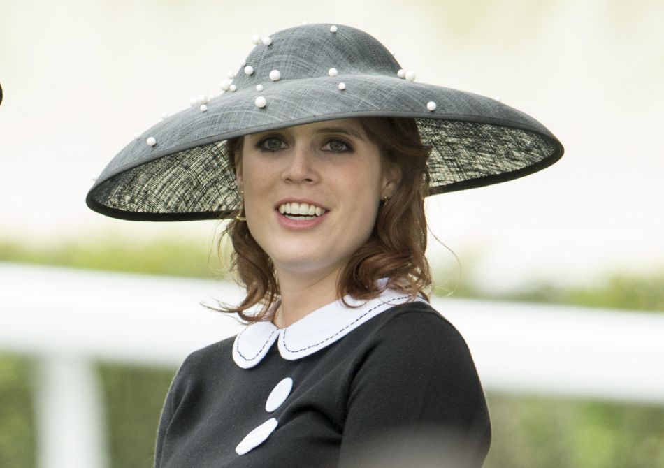 La robe de mariée de la princesse Eugénie fait horreur à la Reine Elizabeth