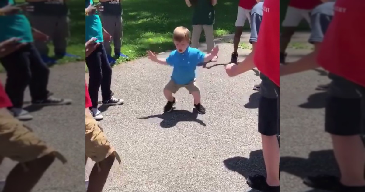Un enfant danse sur du rap avec l’assurance d’un adulte !
