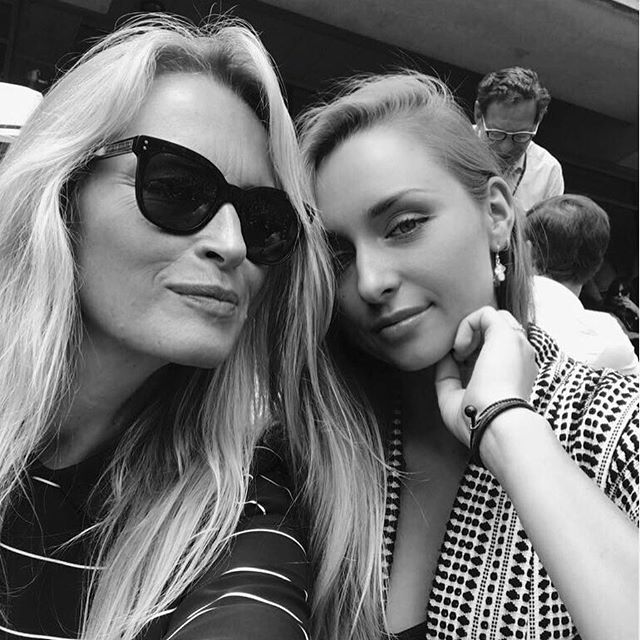 Roland-Garros : Estelle Lefébure et Emma Smet, mère et fille très complices !