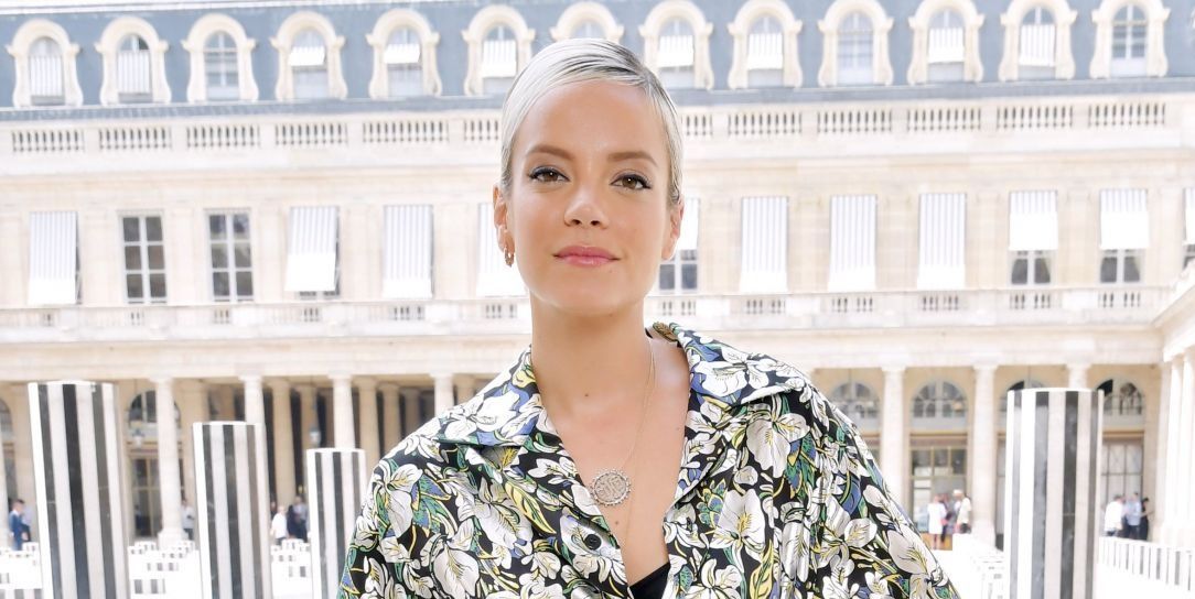 Lily Allen abusée sexuellement ? Pourquoi elle ne peut pas dénoncer son agresseur