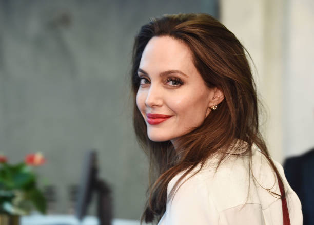 Angelina Jolie fête ses 43 ans... dans un parc d'attractions !