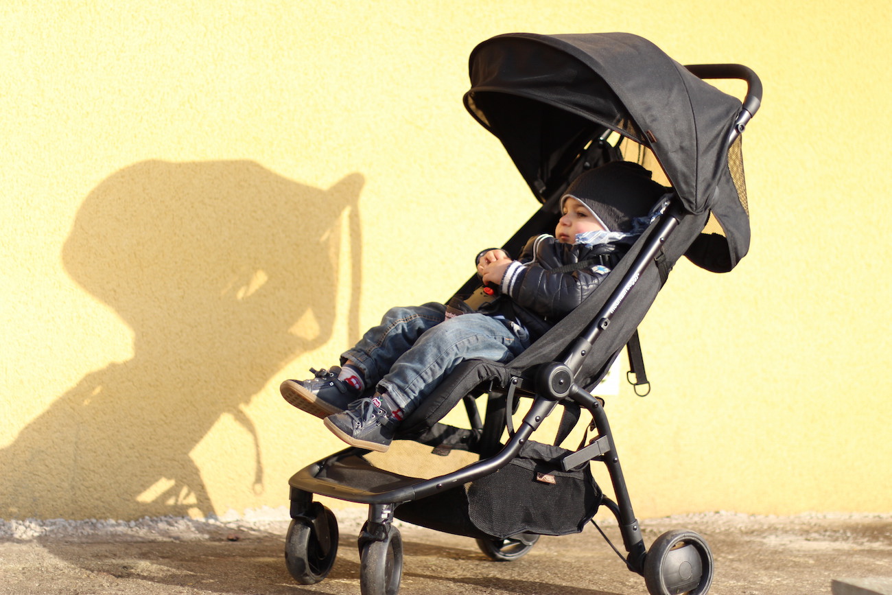 Selon une étude, couvrir la poussette de votre enfant pendant l'été serait dangereux