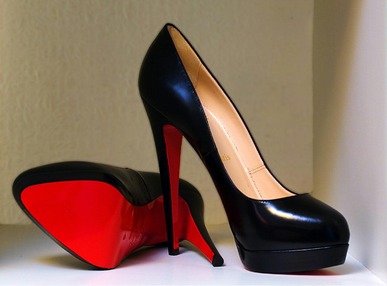 La marque Louboutin répond aux attaques des candidates de télé-réalité