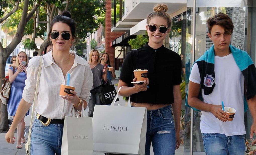 Kendall Jenner très très proche du petit frère de Gigi et Bella Hadid !