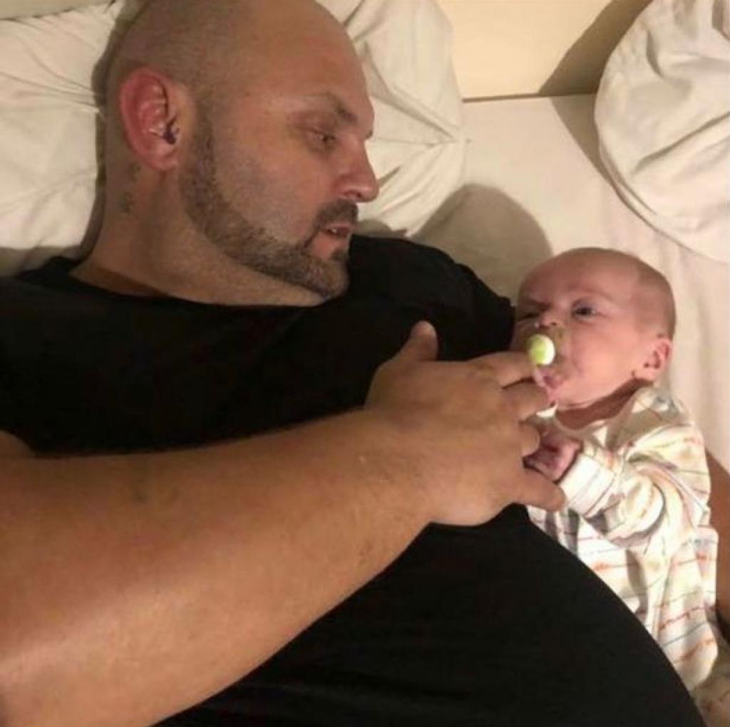 Triste histoire : Un père meurt avec son bébé de 8 mois dans les bras