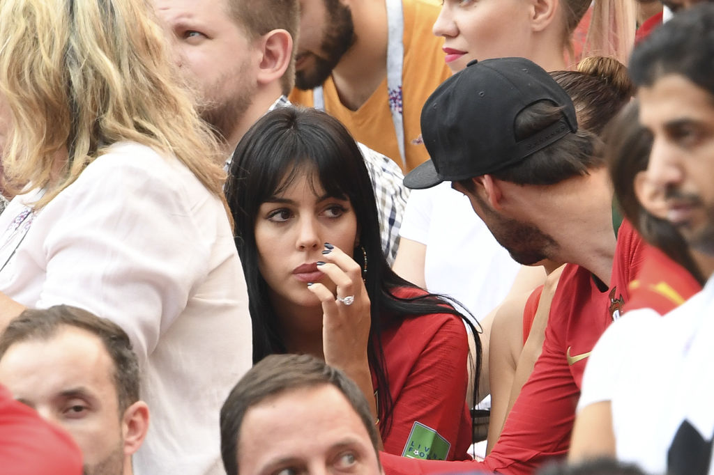 Coupe du monde 2018 : Cristiano Ronaldo fiancé ? Georgina Rodriguez exhibe sa bague scintillante !