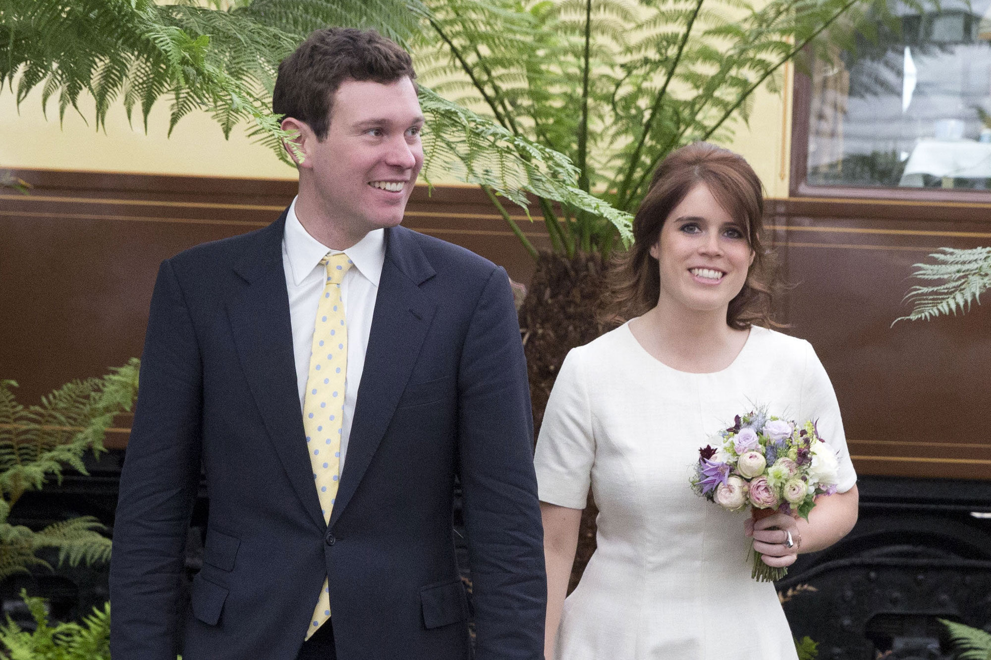 La robe de mariée de la princesse Eugénie fait horreur à la Reine Elizabeth