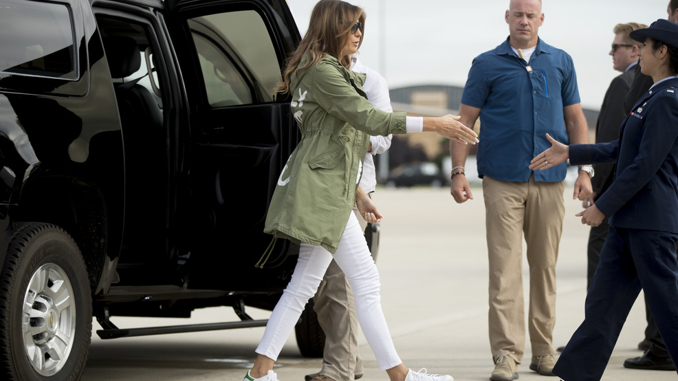 Fashion faux pas ou provocation ? Melania Trump : Sa veste au coeur de la polémique