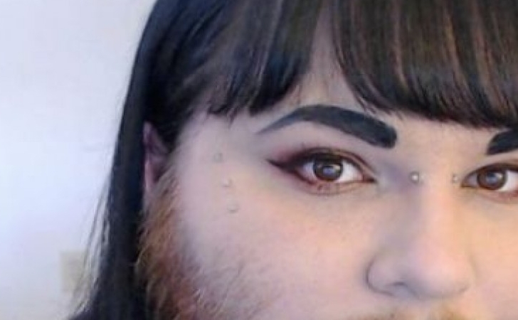 Femme à barbe : Après avoir trouvé l’amour, Nova Galaxia arrête de se raser tous les jours