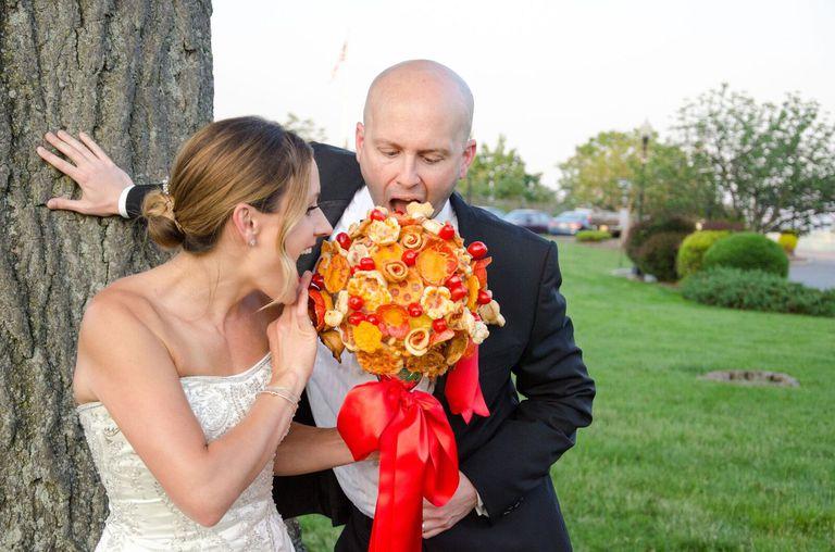 Offrez-vous une pizza en guise de bouquet de mariage