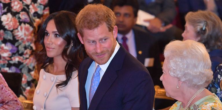 Quand le prince Harry fait rougir Meghan Markle... devant la Reine Elizabeth II !