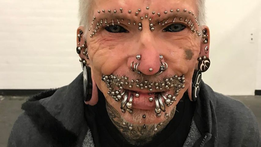 Cet homme possède 278 piercings sur un seul membre. Saurez-vous deviner lequel ?