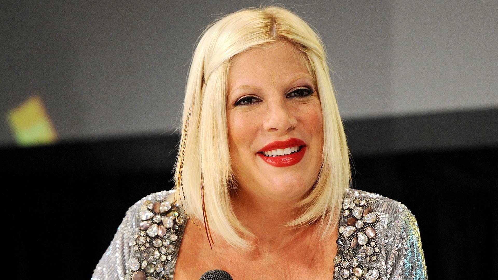 Tori Spelling (BH90210) : Sa méthode exclusive pour gagner de l'argent fait polémique, ses fans sont sous le choc !