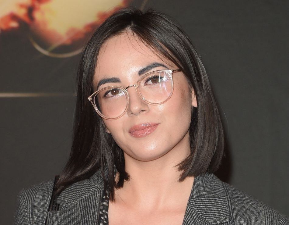 Agathe Auproux : Sans lunettes mais toujours aussi sexy selon les internautes !