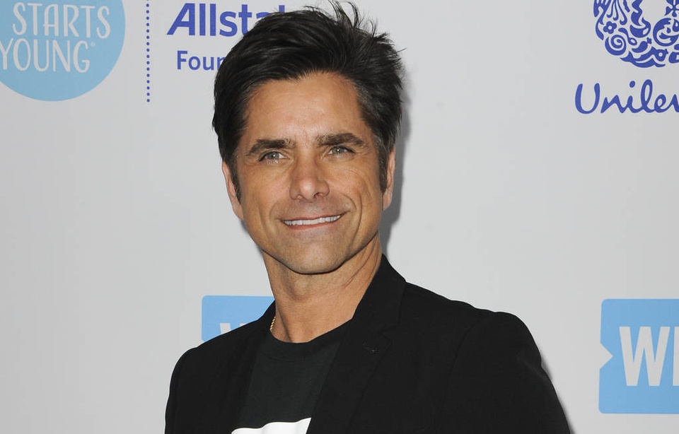 Le fils de John Stamos est prêt pour la tournée et c'est trop chou !