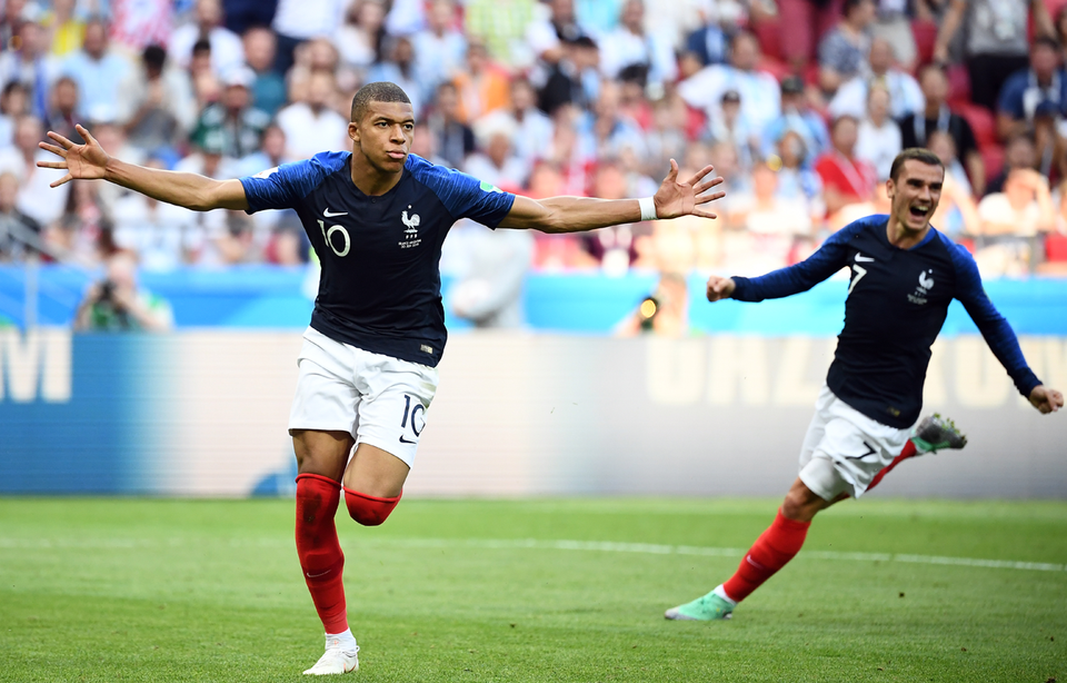 Coupe du Monde 2018 : vous n'allez pas croire qui a félicité Kylian Mbappé