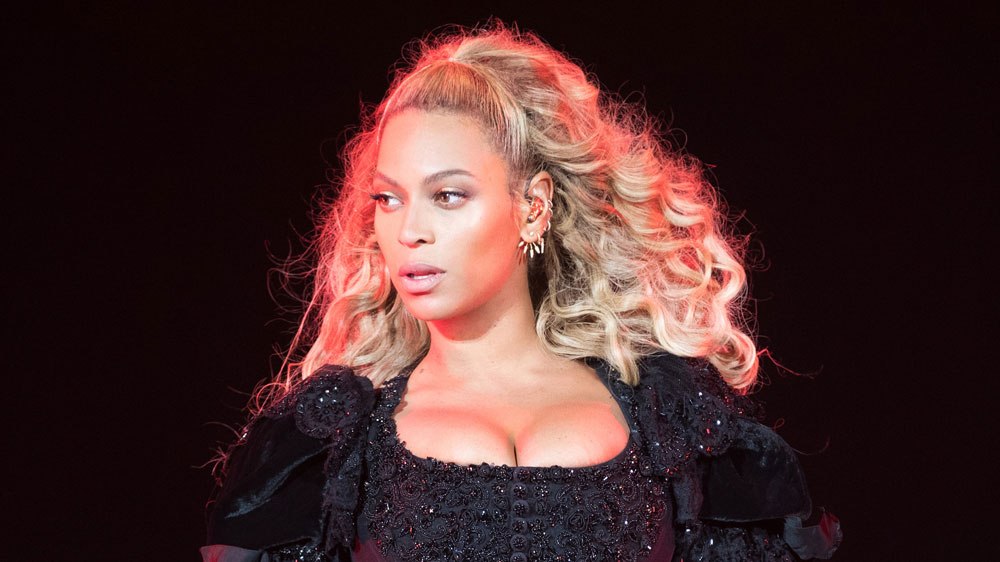 Beyoncé coincée dans les airs en plein spectacle !
