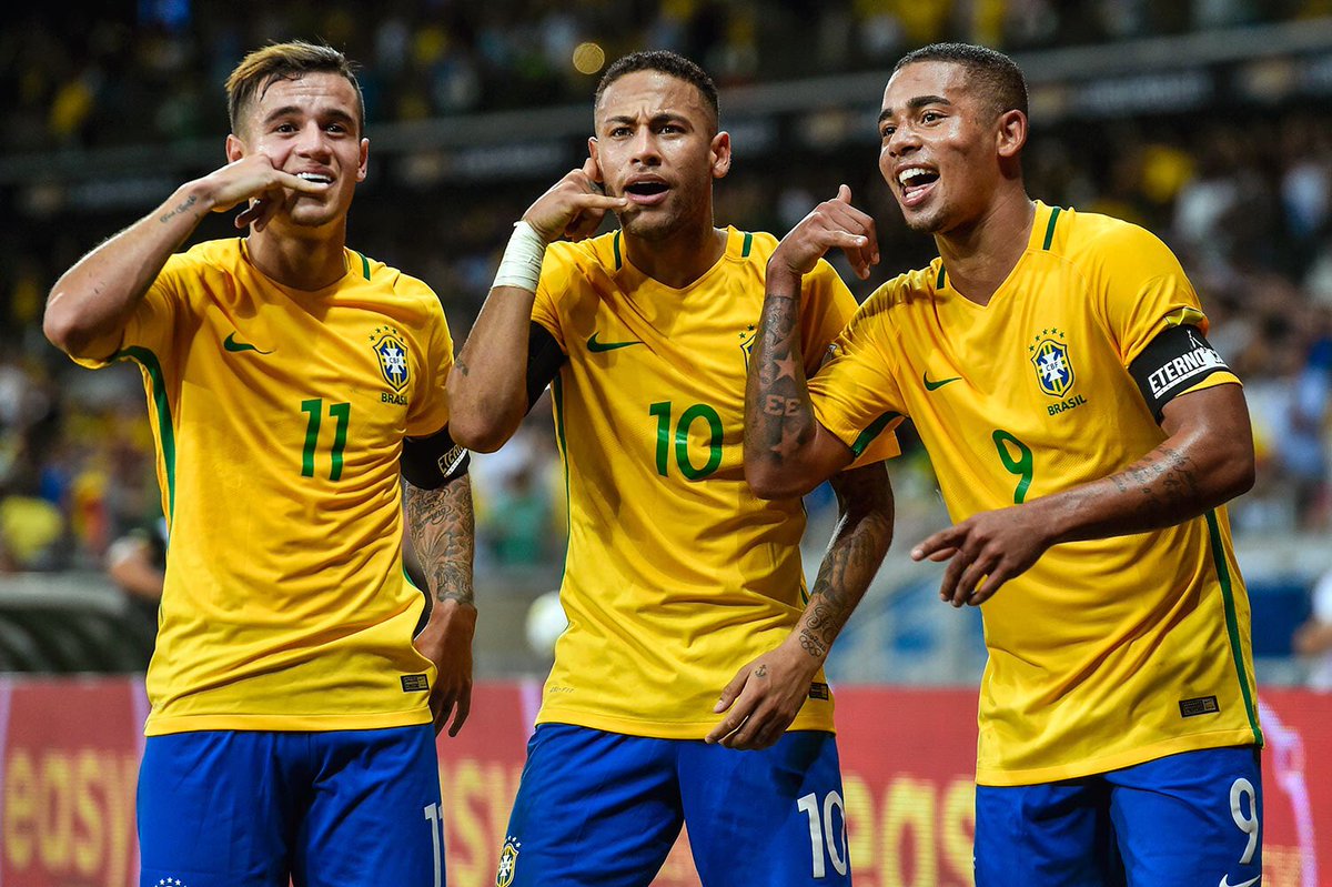 Mondial 2018 : L'incroyable méthode de ce supporter du Brésil aveugle et sourd pour suivre les matchs de son équipe