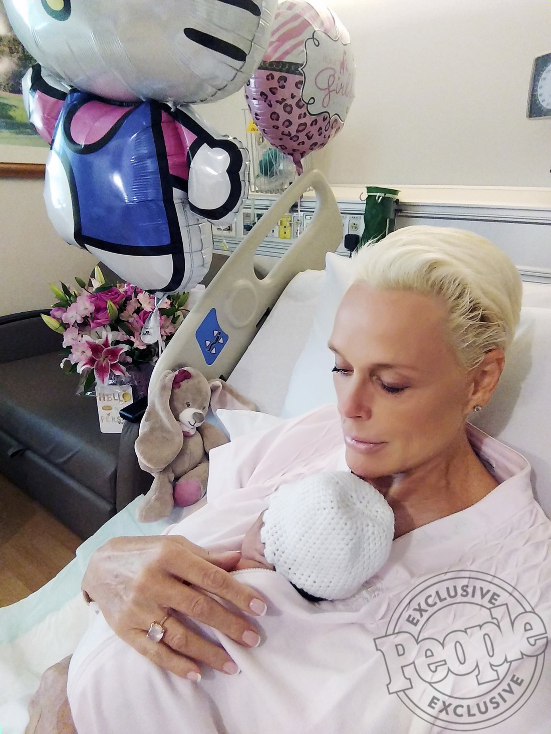 Brigitte Nielsen maman à 55 ans : elle dévoile un tendre cliché de son bébé