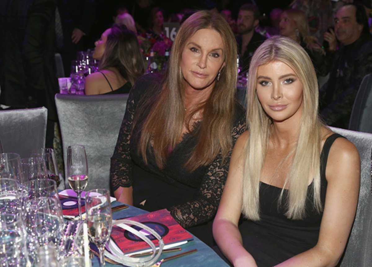 Caitlyn Jenner bientôt mariée à Sophia Hutchins de 46 ans sa cadette ?