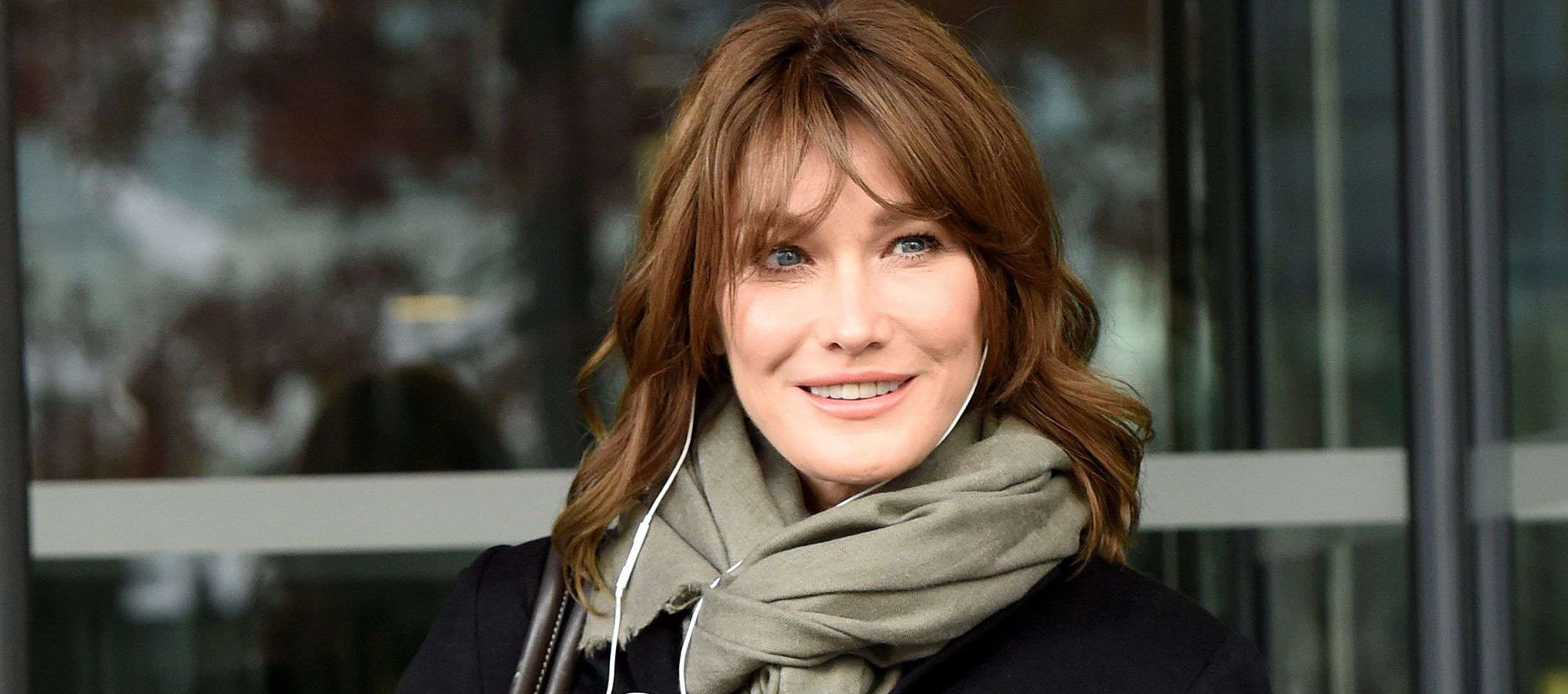 Carla Bruni et sa fille Giulia en vacances : Mère et fille sous le soleil !