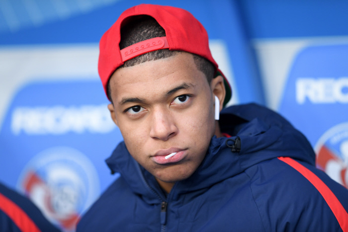 Coupe du Monde 2018 : Kylian Mbappé moqué par ses coéquipiers !