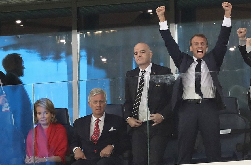 Coupe du Monde 2018 : La France en finale, Emmanuel Macron jubile en tribune